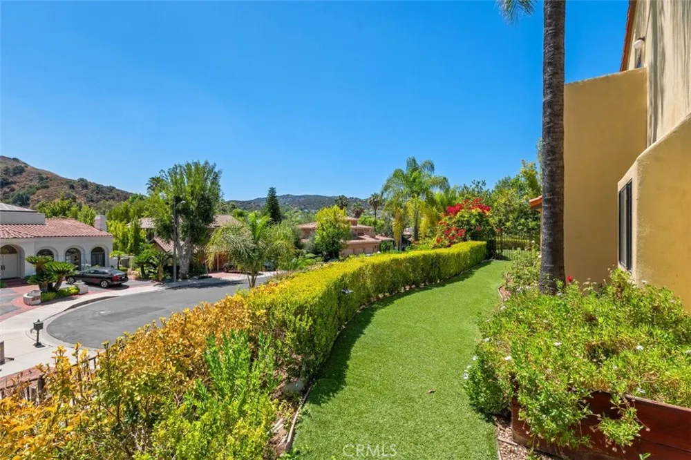 4433 Tedregal Court Calabasas, CA 91302
