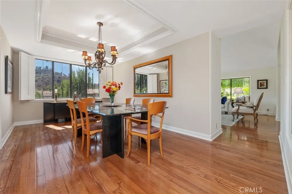4433 Tedregal Court Calabasas, CA 91302