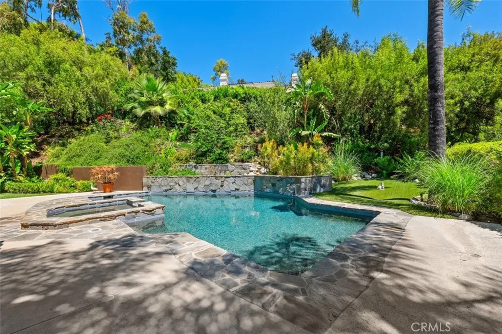 4433 Tedregal Court Calabasas, CA 91302