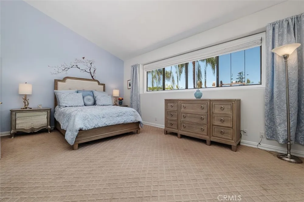 4433 Tedregal Court Calabasas, CA 91302