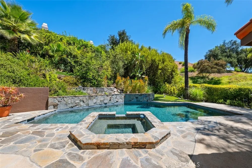 4433 Tedregal Court Calabasas, CA 91302