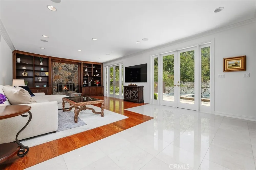 4433 Tedregal Court Calabasas, CA 91302