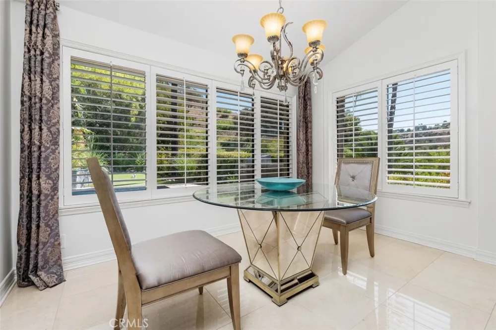 4433 Tedregal Court Calabasas, CA 91302