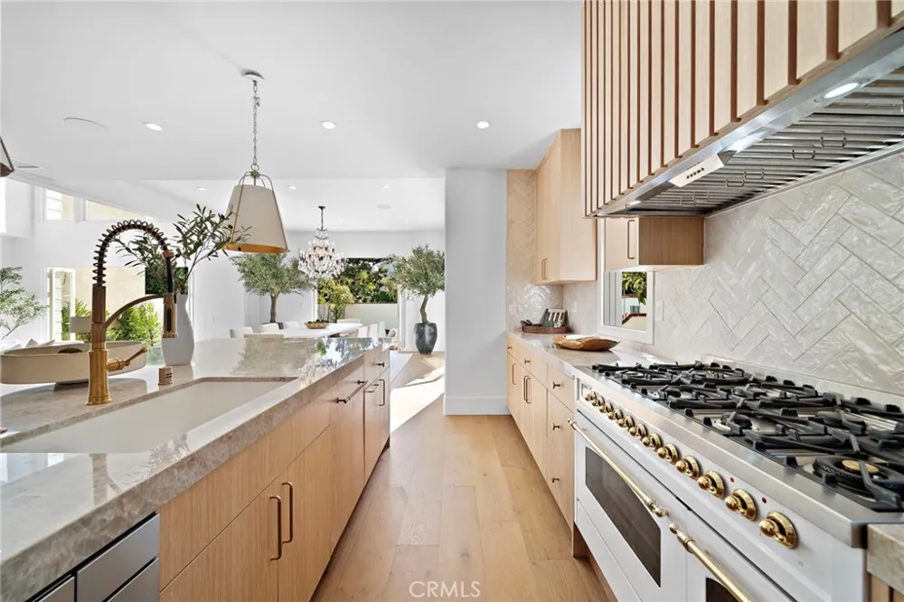 50 Belcourt Newport Beach, CA 92660