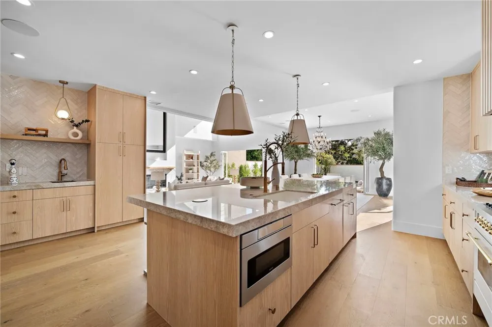 50 Belcourt Newport Beach, CA 92660