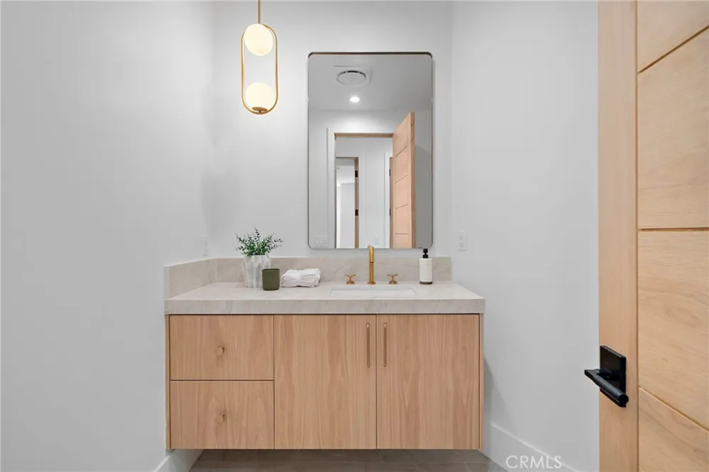 50 Belcourt Newport Beach, CA 92660