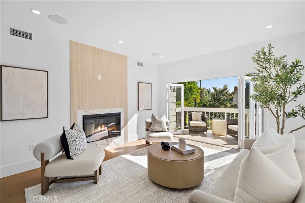 50 Belcourt Newport Beach, CA 92660