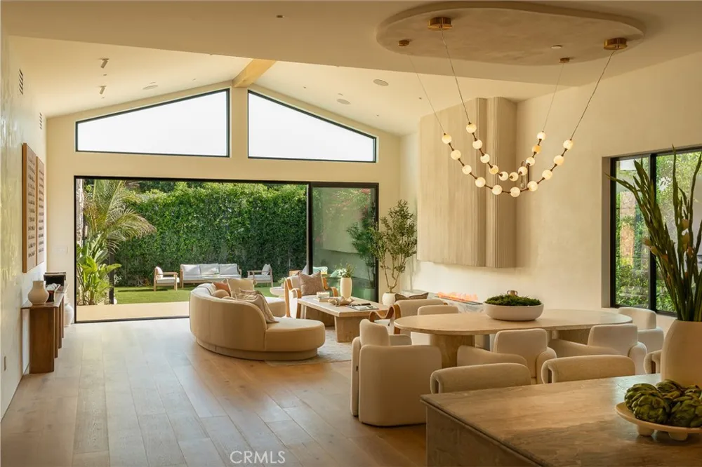14800 Mccormick Sherman Oaks, CA 91411