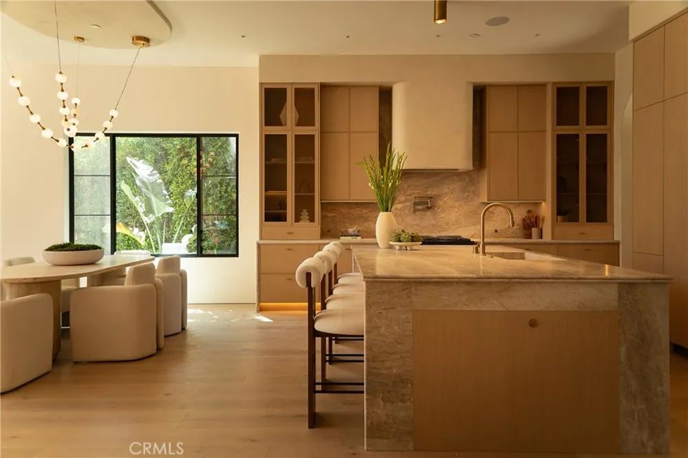 14800 Mccormick Sherman Oaks, CA 91411