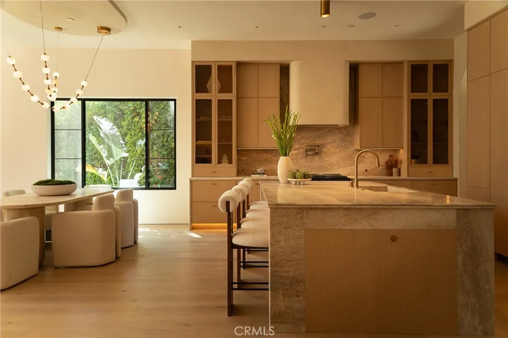 14800 Mccormick Sherman Oaks, CA 91411