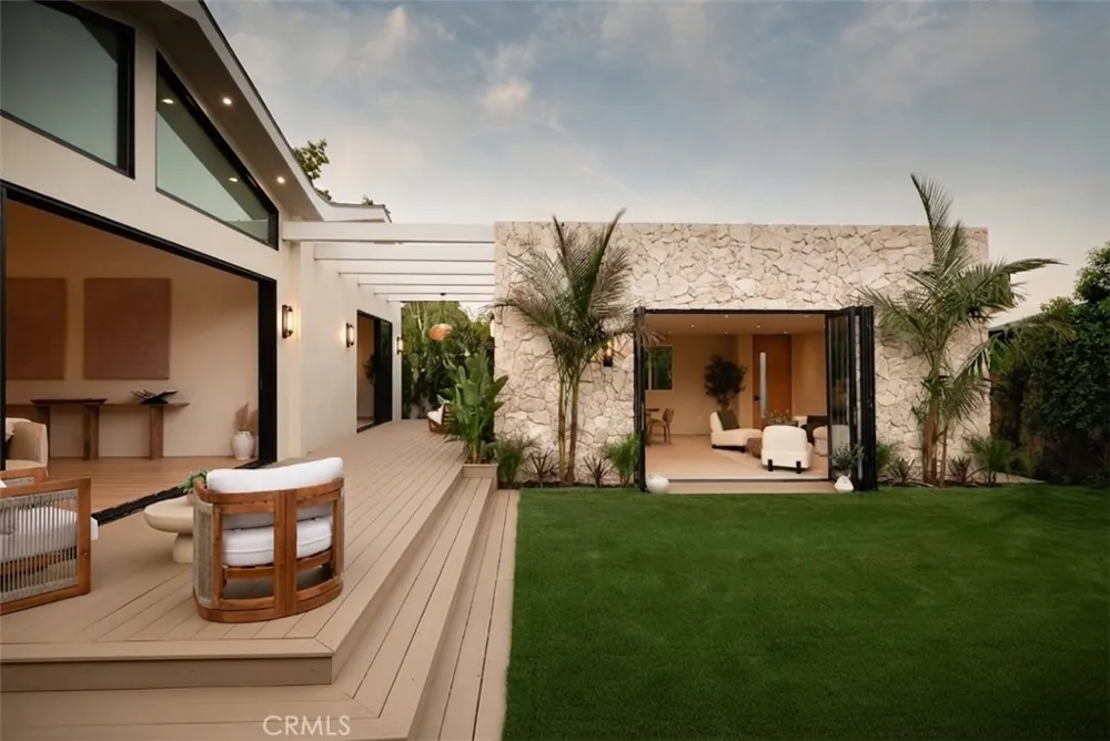 14800 Mccormick Sherman Oaks, CA 91411