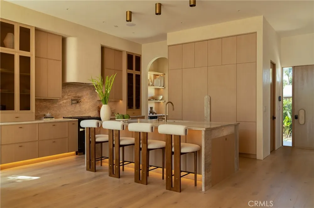 14800 Mccormick Sherman Oaks, CA 91411