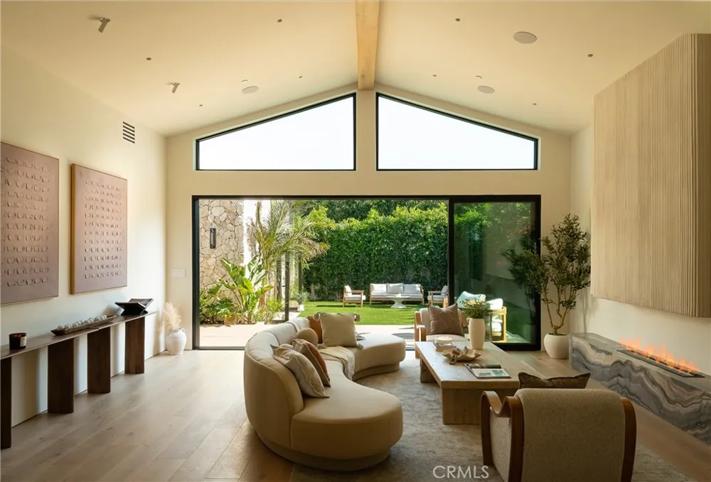 14800 Mccormick Sherman Oaks, CA 91411