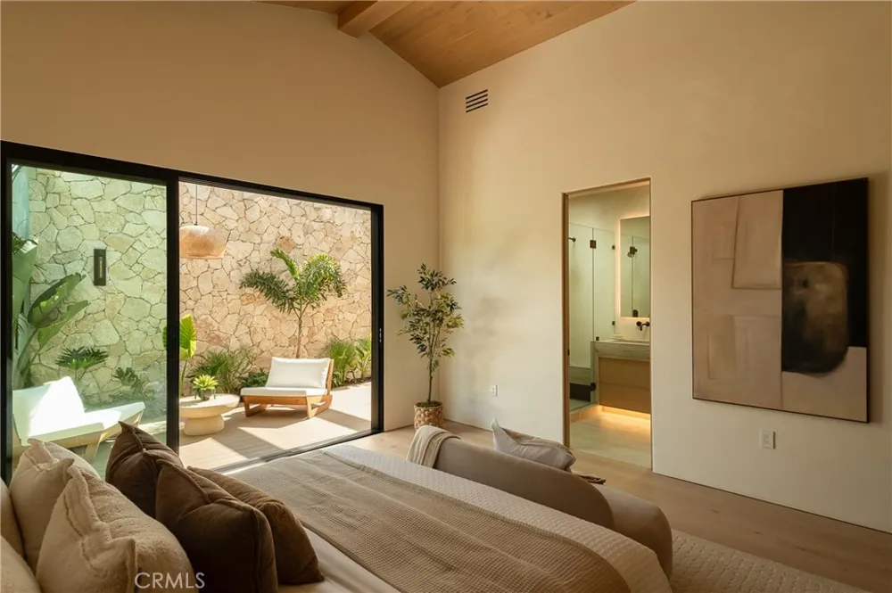 14800 Mccormick Sherman Oaks, CA 91411