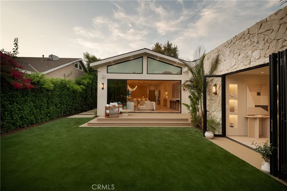 14800 Mccormick Sherman Oaks, CA 91411