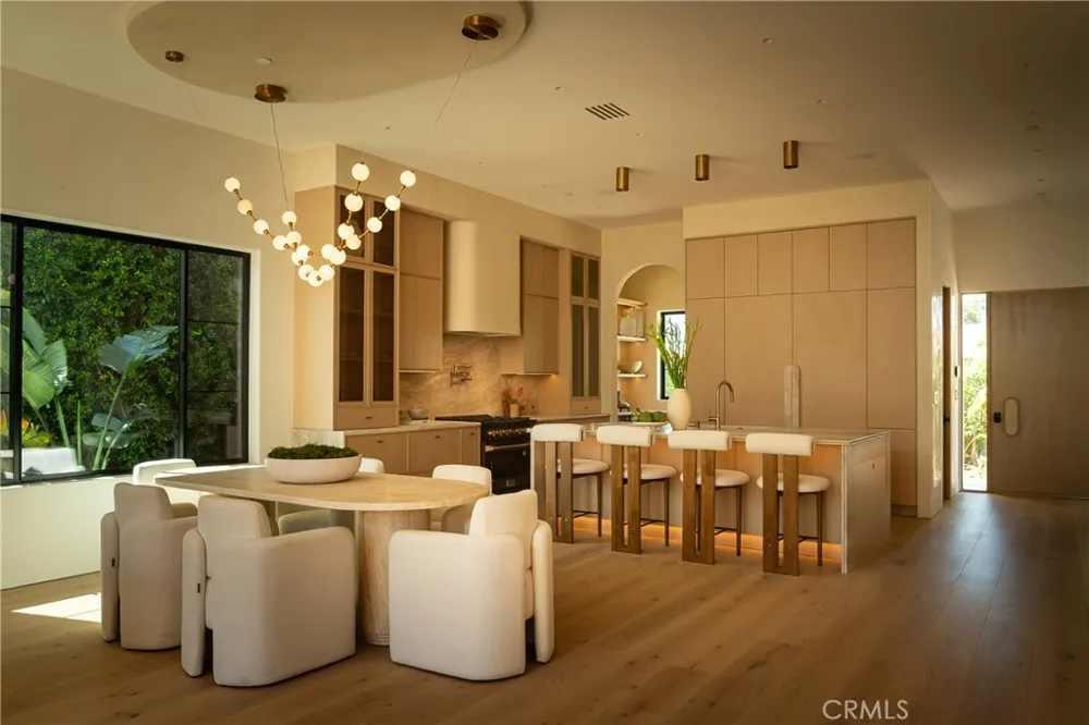 14800 Mccormick Sherman Oaks, CA 91411