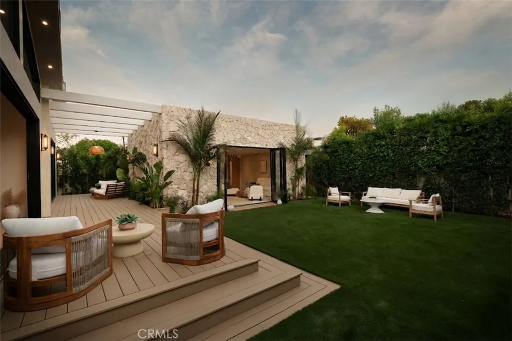 14800 Mccormick Sherman Oaks, CA 91411