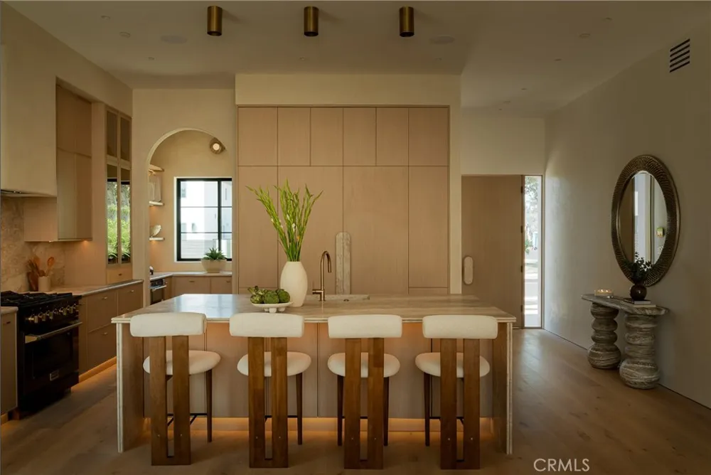 14800 Mccormick Sherman Oaks, CA 91411
