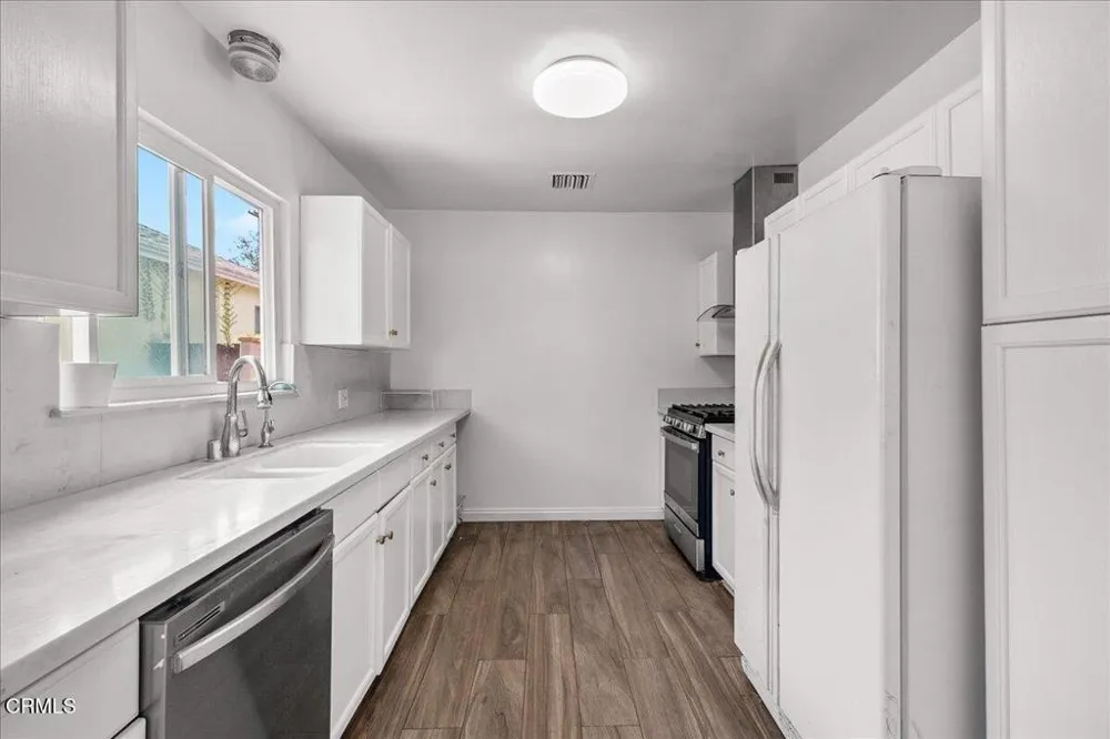 416 Dartmouth Road Burbank, CA 91504