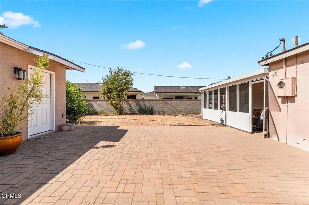 416 Dartmouth Road Burbank, CA 91504