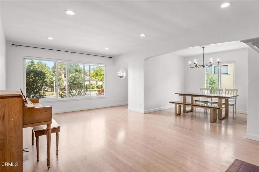 416 Dartmouth Road Burbank, CA 91504