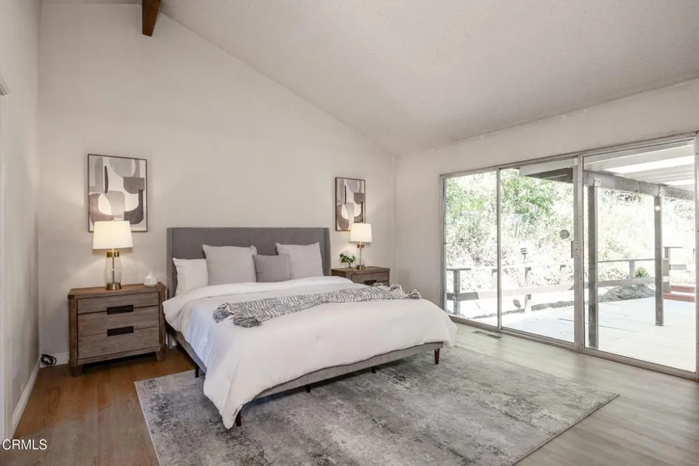 579 Laguna Road Pasadena, CA 91105