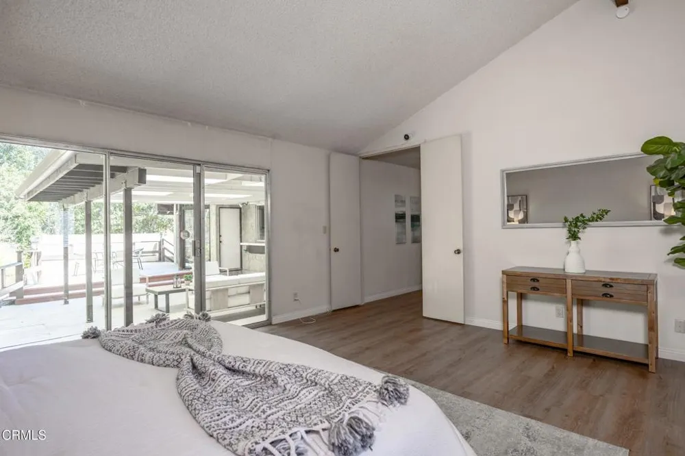 579 Laguna Road Pasadena, CA 91105