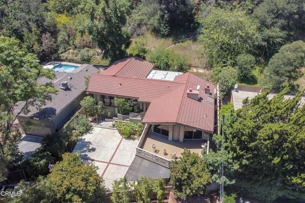 579 Laguna Road Pasadena, CA 91105
