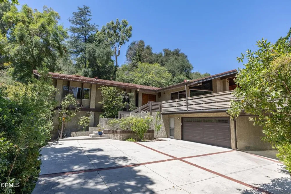 579 Laguna Road Pasadena, CA 91105