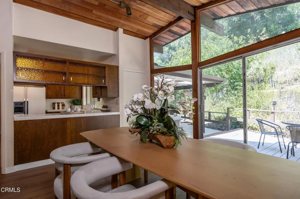 579 Laguna Road Pasadena, CA 91105