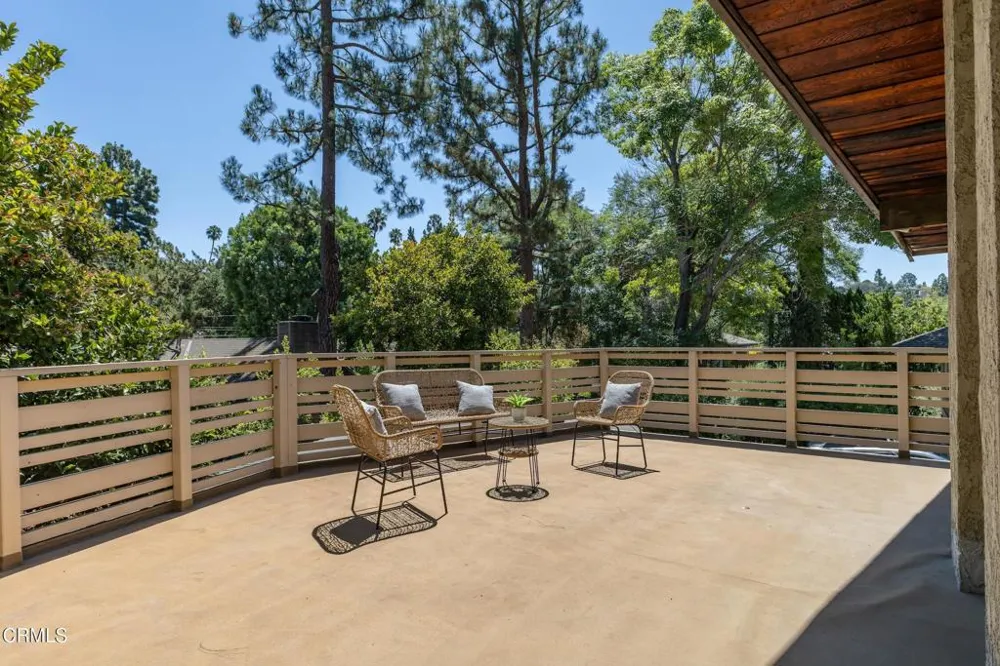 579 Laguna Road Pasadena, CA 91105
