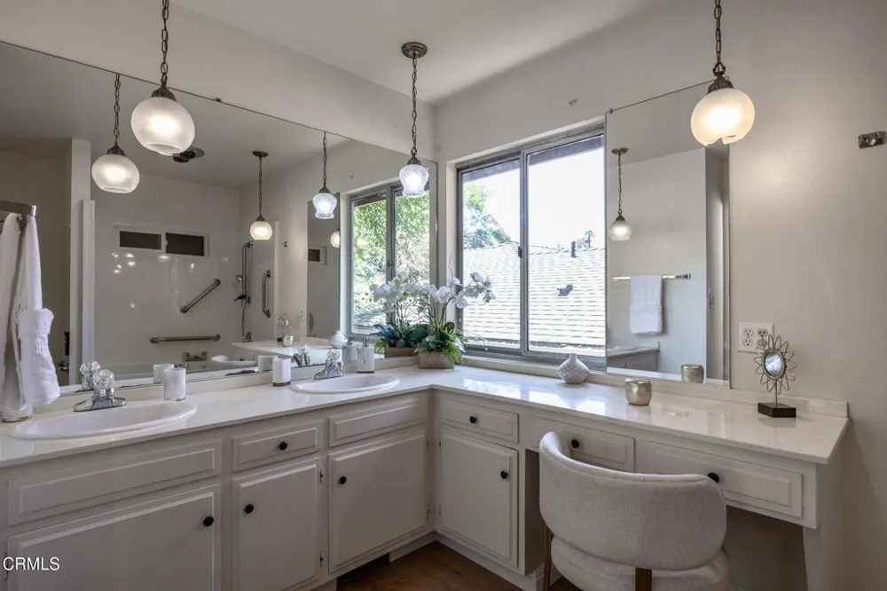 579 Laguna Road Pasadena, CA 91105