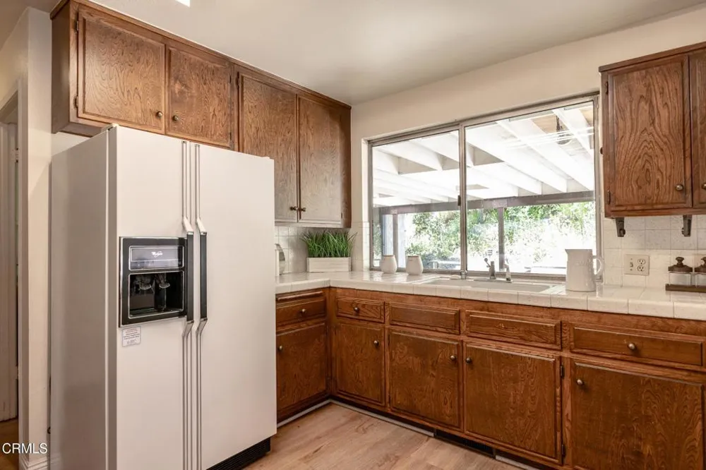 579 Laguna Road Pasadena, CA 91105
