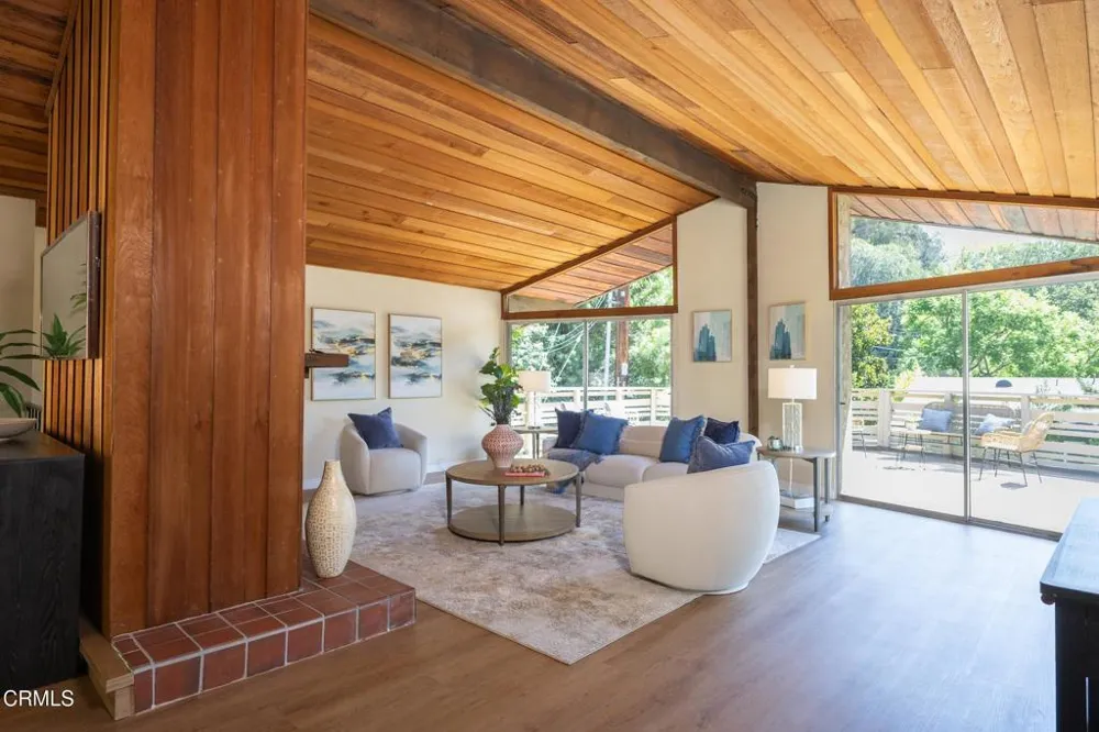 579 Laguna Road Pasadena, CA 91105