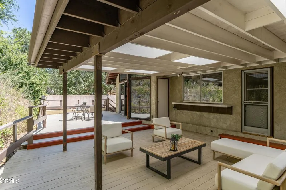 579 Laguna Road Pasadena, CA 91105
