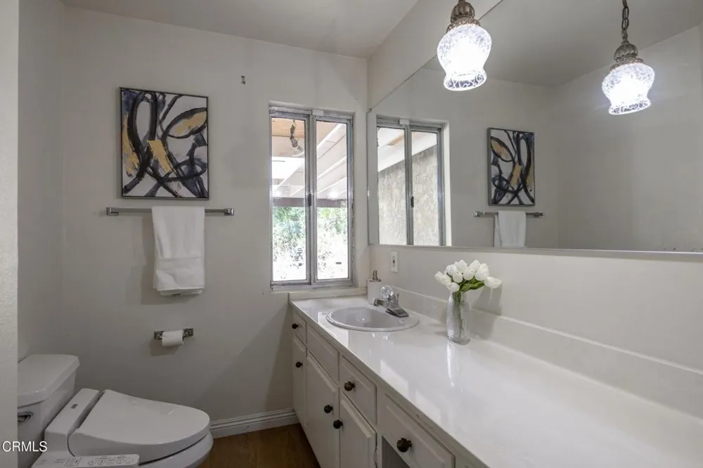 579 Laguna Road Pasadena, CA 91105