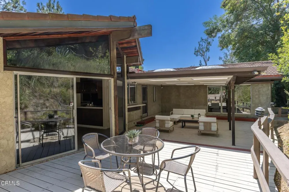 579 Laguna Road Pasadena, CA 91105