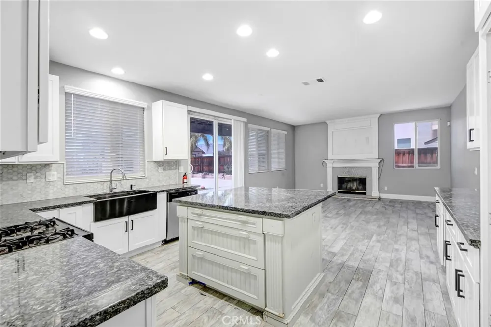 709 E Agape Avenue San Jacinto, CA 92583