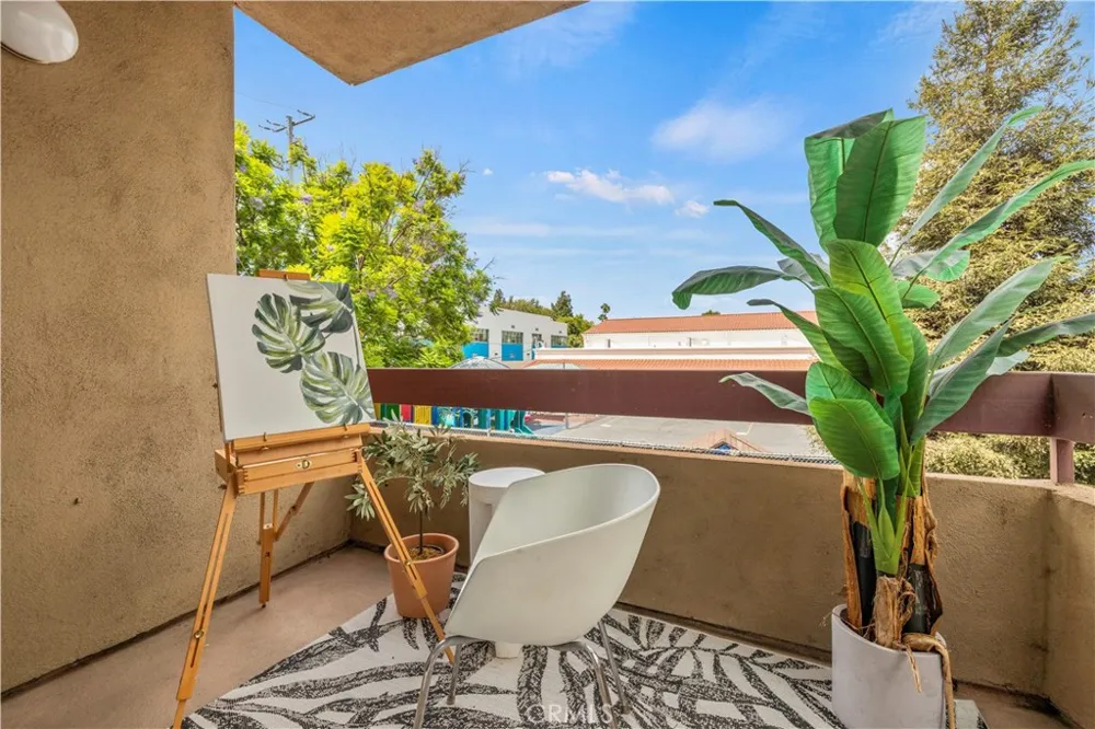 4301 Fulton Ave #105 Sherman Oaks, CA 91423