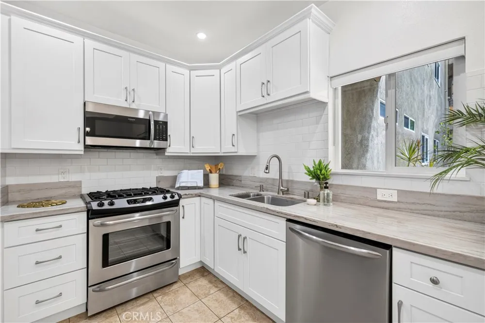 4301 Fulton Ave #105 Sherman Oaks, CA 91423