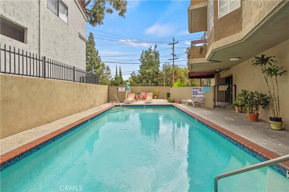 4301 Fulton Ave #105 Sherman Oaks, CA 91423
