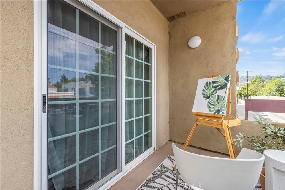 4301 Fulton Ave #105 Sherman Oaks, CA 91423