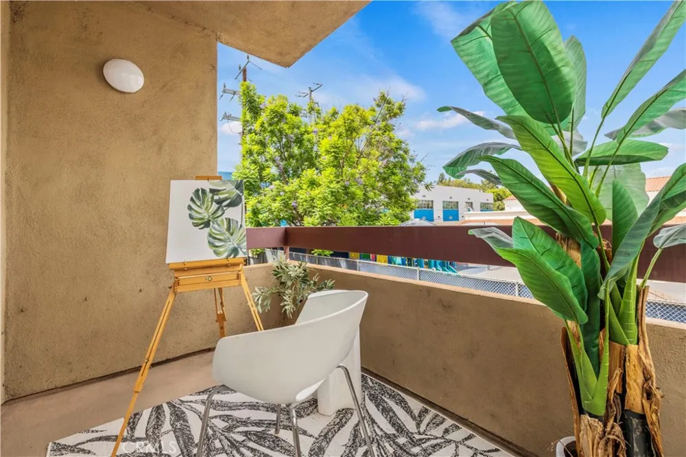 4301 Fulton Ave #105 Sherman Oaks, CA 91423