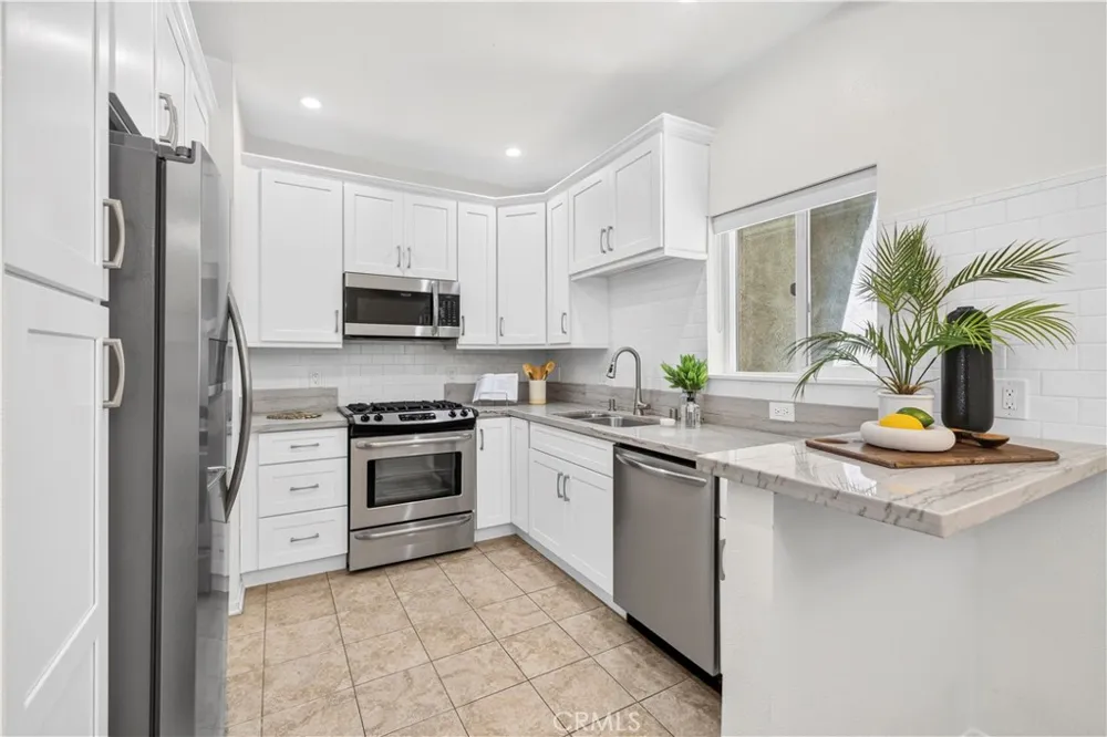 4301 Fulton Ave #105 Sherman Oaks, CA 91423