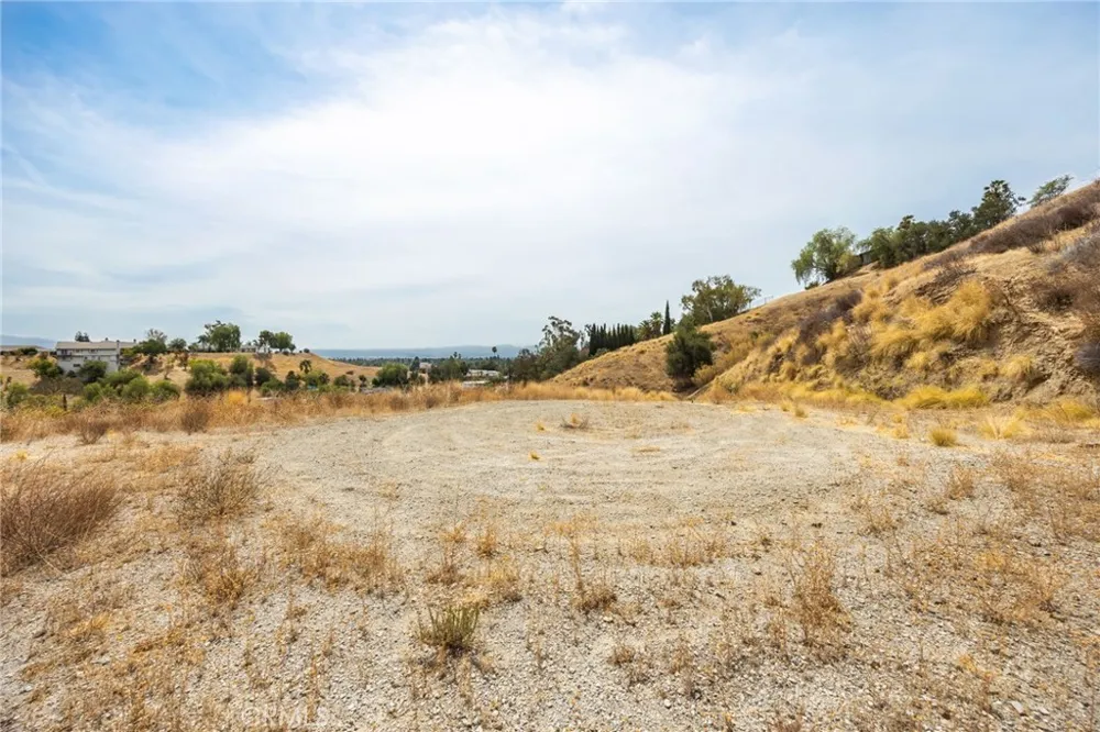 3500 N Crescent Avenue San Bernardino, CA 92405