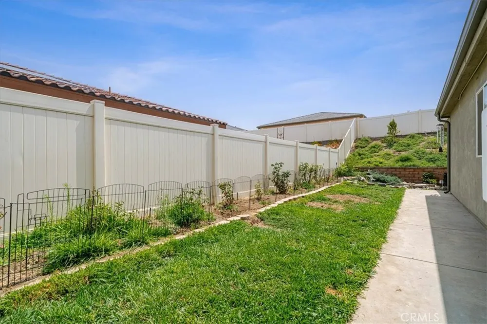 7618 Baerss Riverside, CA 92507
