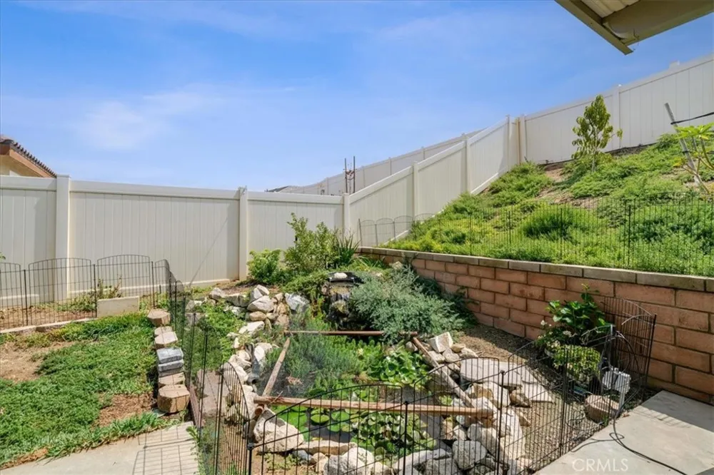 7618 Baerss Riverside, CA 92507