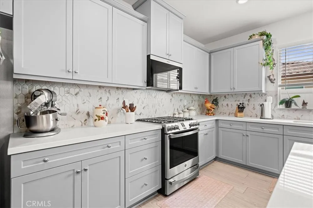 7618 Baerss Riverside, CA 92507