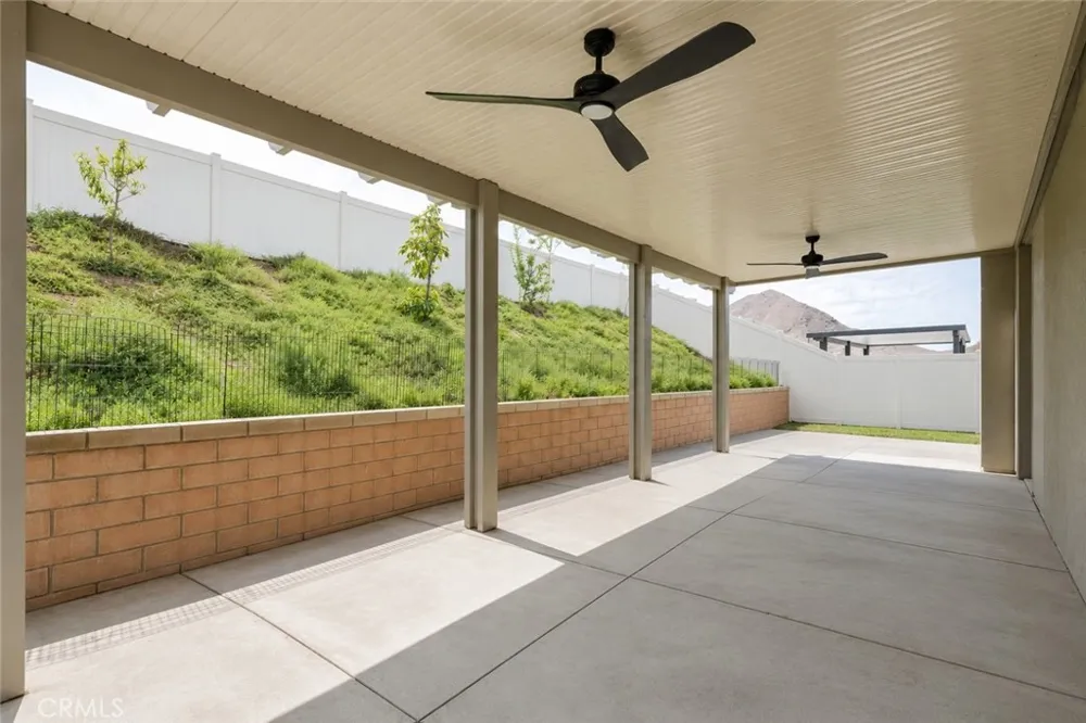 7618 Baerss Riverside, CA 92507
