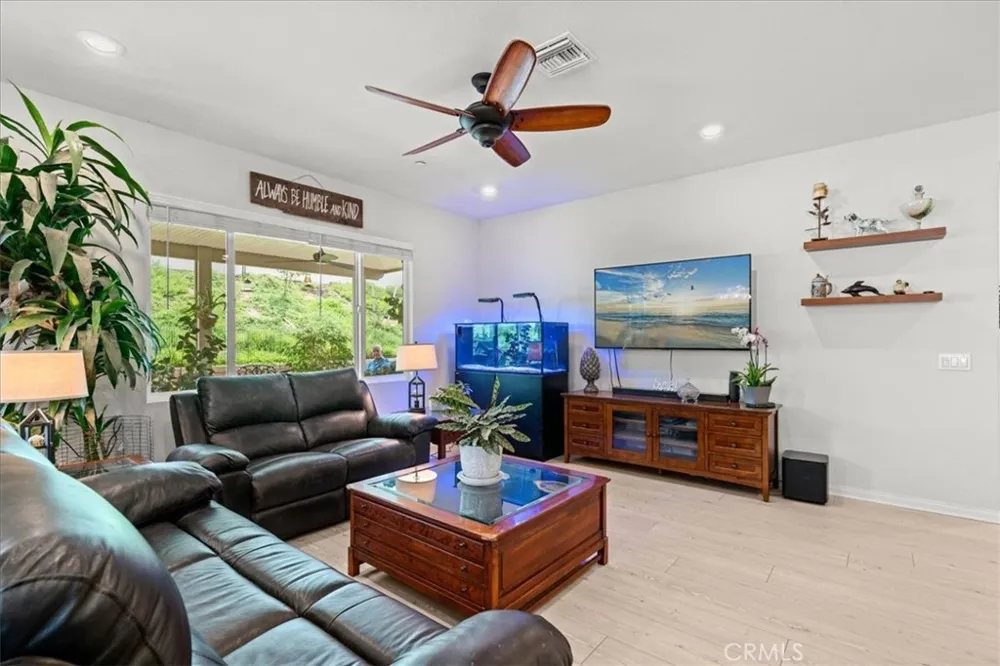 7618 Baerss Riverside, CA 92507